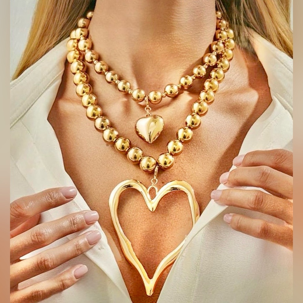 NEW 2pc Exaggerated Gold Heart Necklaces - Picture 2 of 2
